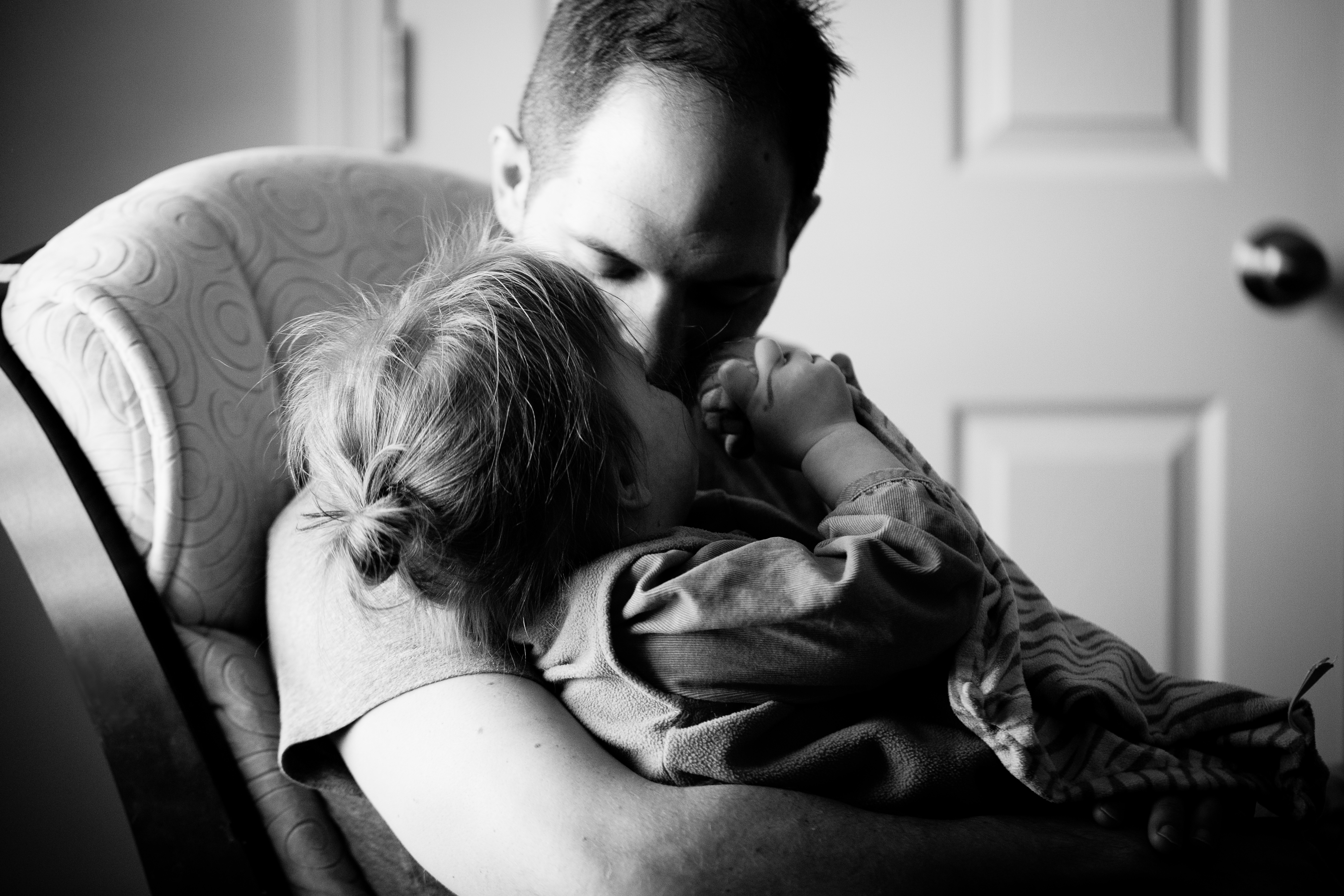 father daughter photography black and white