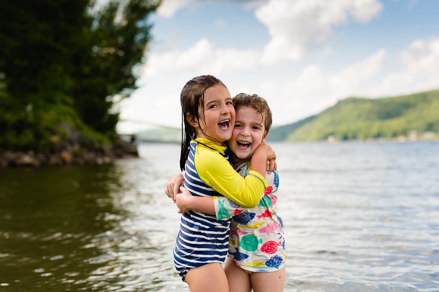 children photography smiling at lake