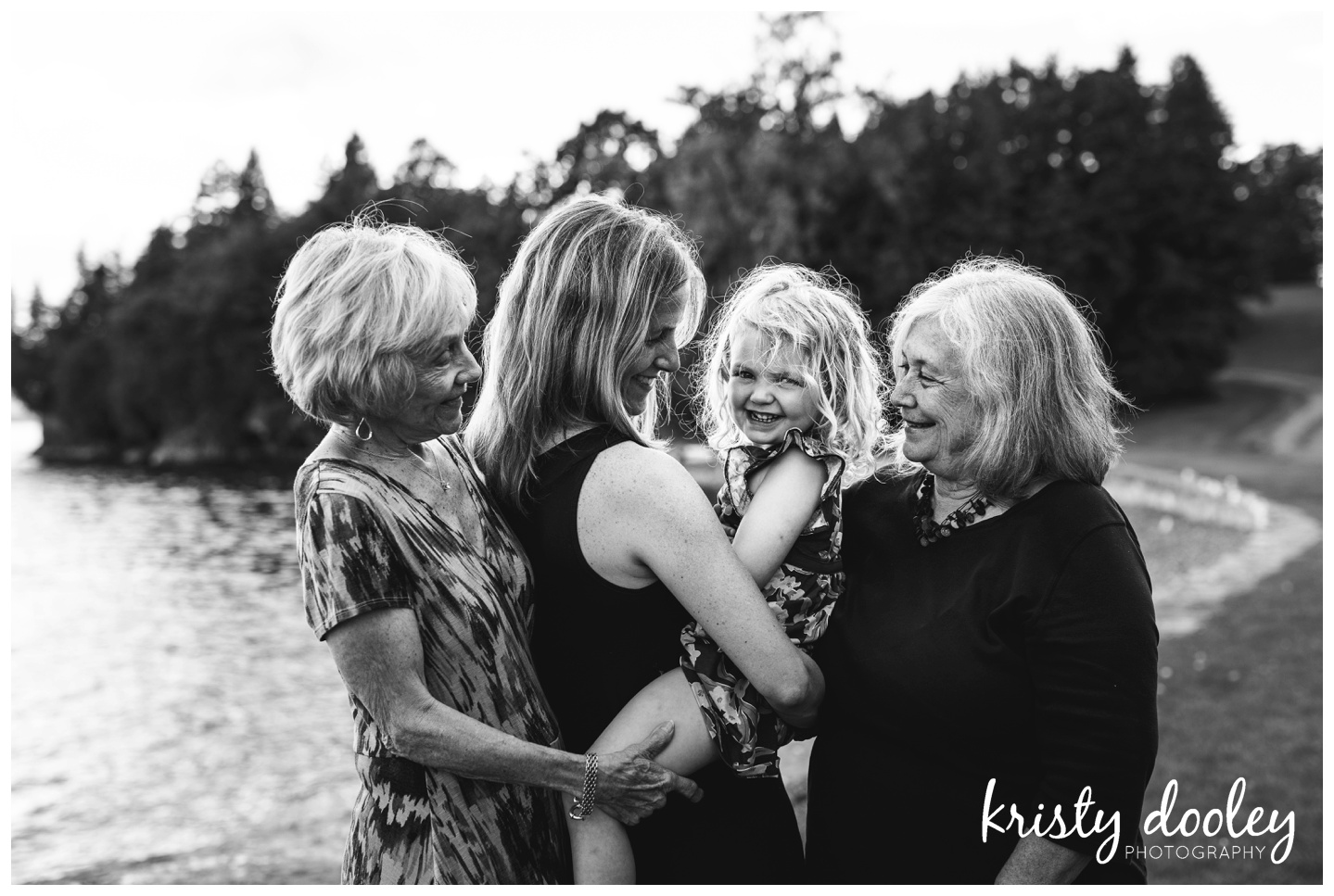 family photoshoot black and white
